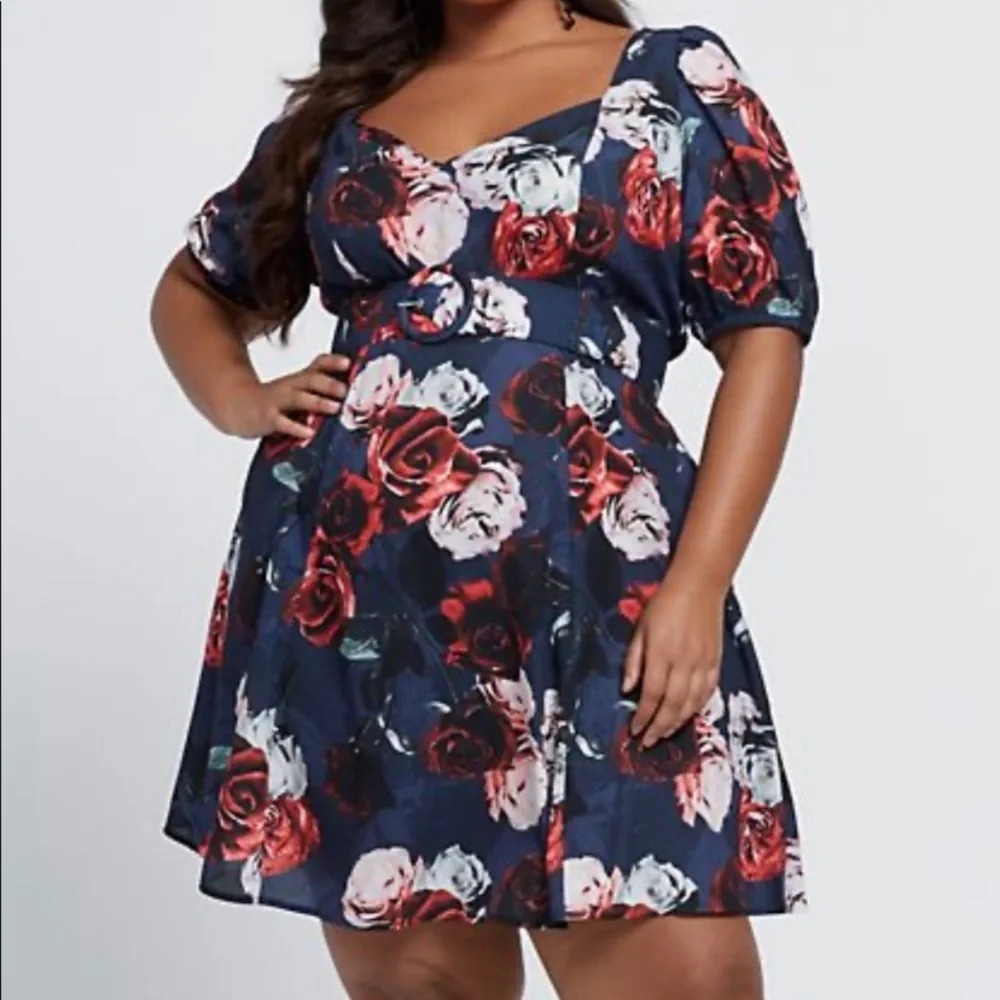 Fashion to Figure Floral Belted Dress Roses Blue Sz 2